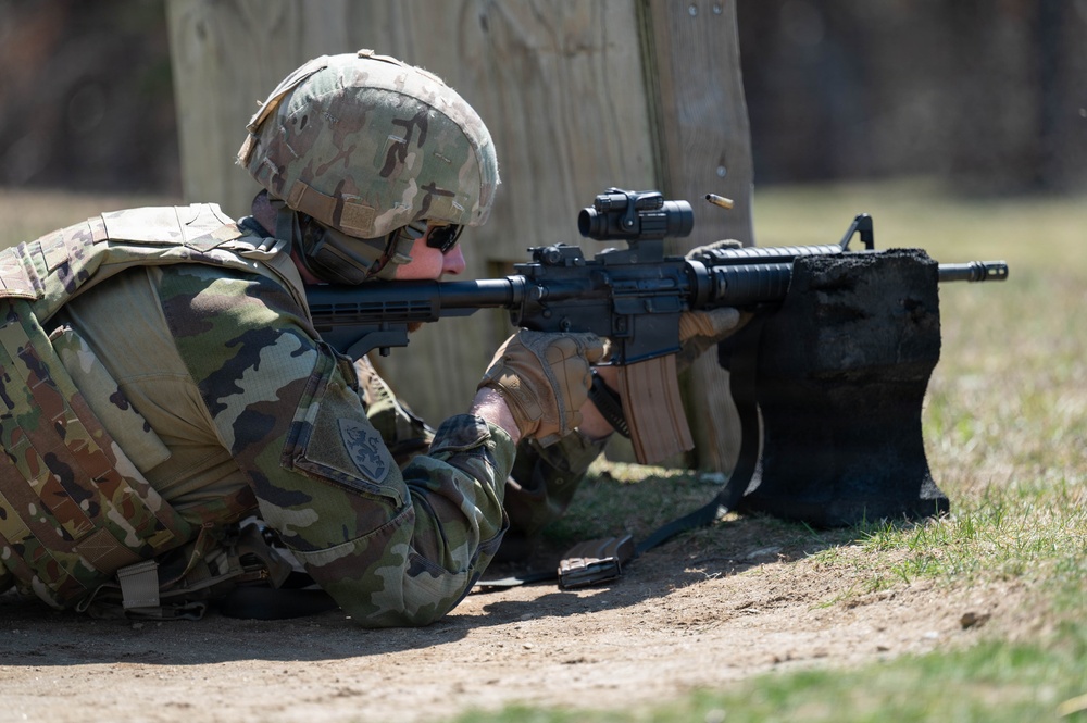 Irish Defence Forces soldiers test skills, build ties during Massachusetts National Guard Best Warrior Competition