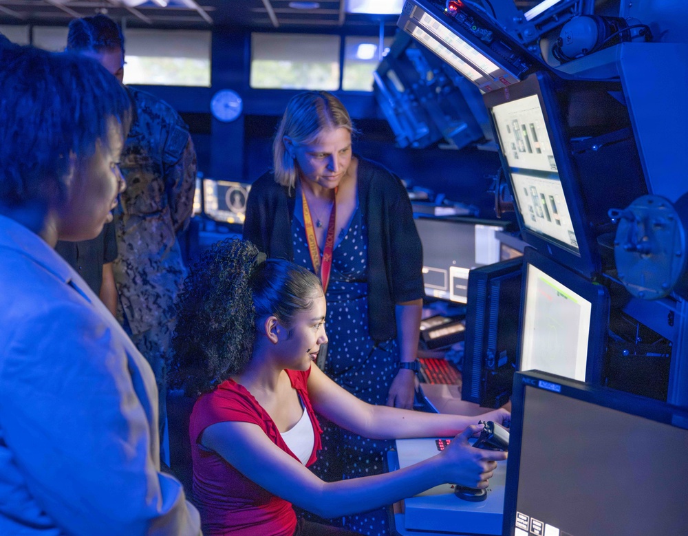 Westlake High School JROTC cadets visit Surface Combat Systems Training Command AEGIS Training and Readiness Center at Naval Support Facility Dahlgren