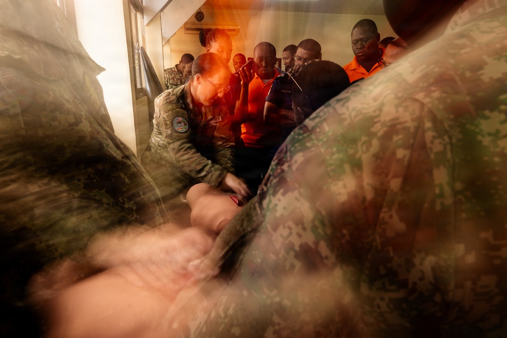 U.S. Air Force medics teach TCCC in Suriname