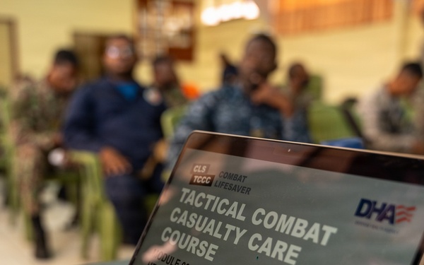 U.S. Air Force medics teach TCCC in Suriname