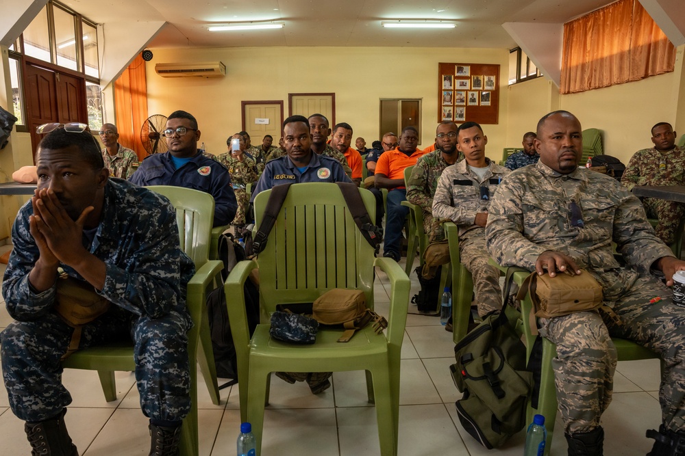U.S. Air Force medics teach TCCC in Suriname