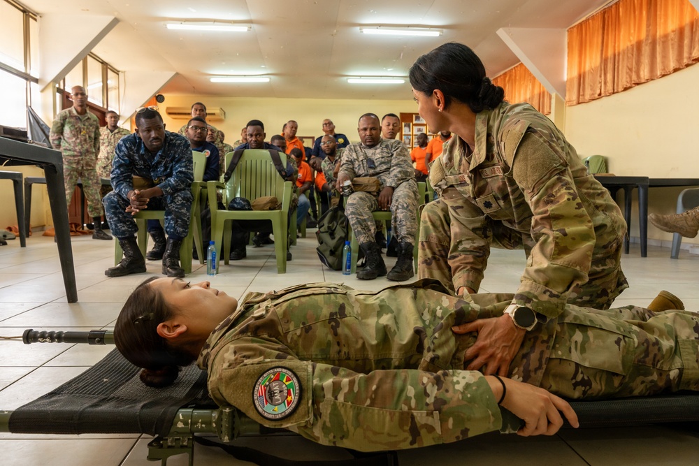 U.S. Air Force medics teach TCCC in Suriname