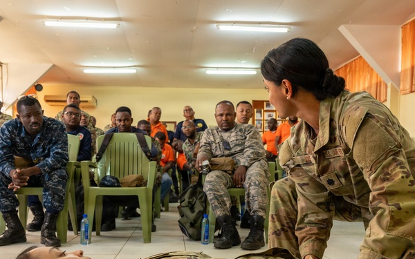 U.S. Air Force medics teach TCCC in Suriname