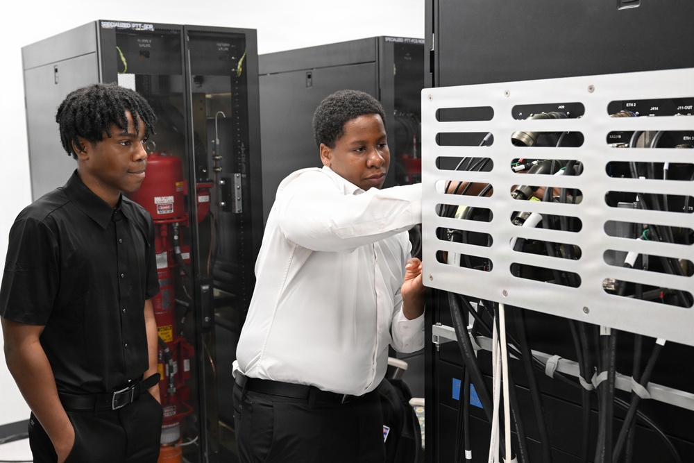 SCSTC ATRC Hosts Students and Instructors from Westlake High School's NJROTC