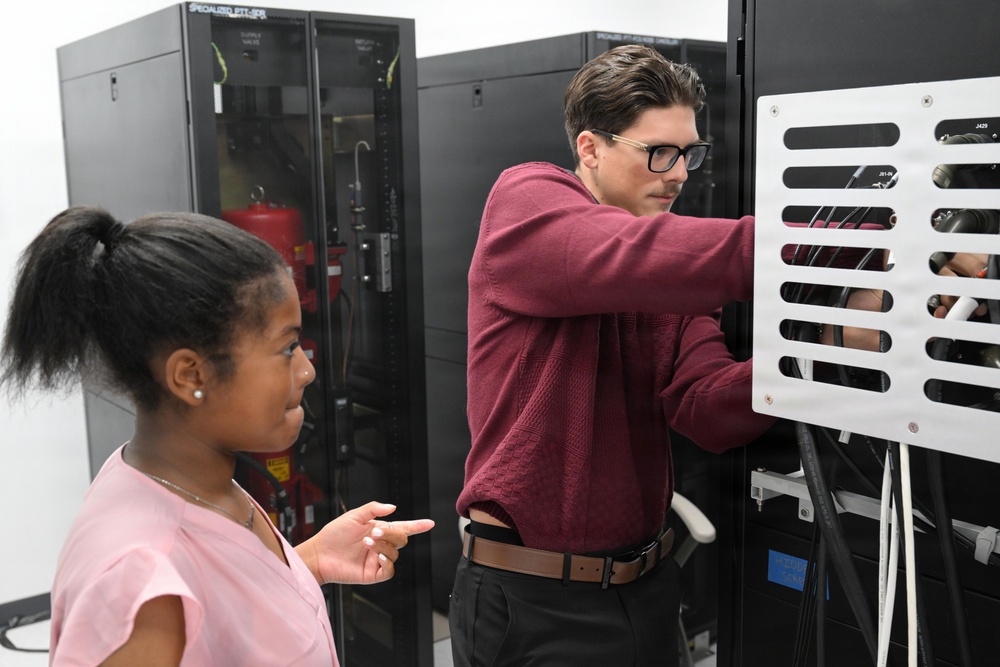 SCSTC ATRC Hosts Students and Instructors from Westlake High School's NJROTC