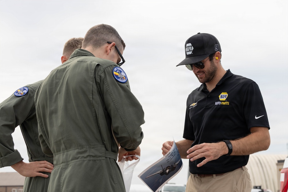 Chase Elliot visits MAG-31