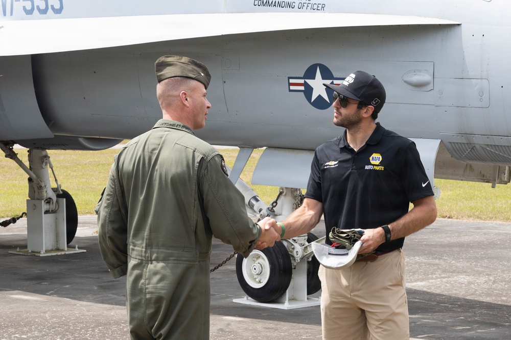 Chase Elliot visits MAG-31