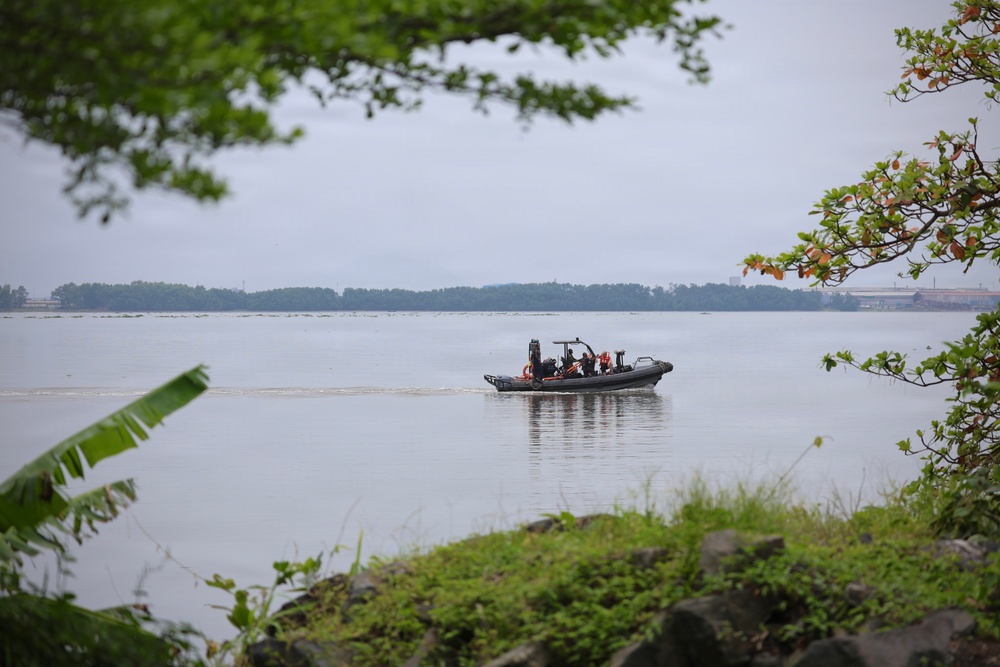 U.S. and Cameroonian Engineers Collaborate on Bathymetric Survey for Obangame Express 2026