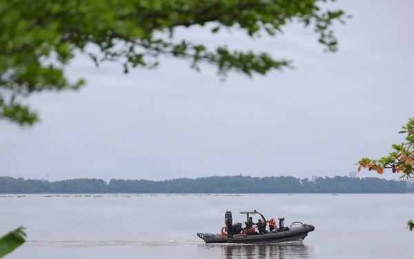 U.S. and Cameroonian Engineers Collaborate on Bathymetric Survey for Obangame Express 2026