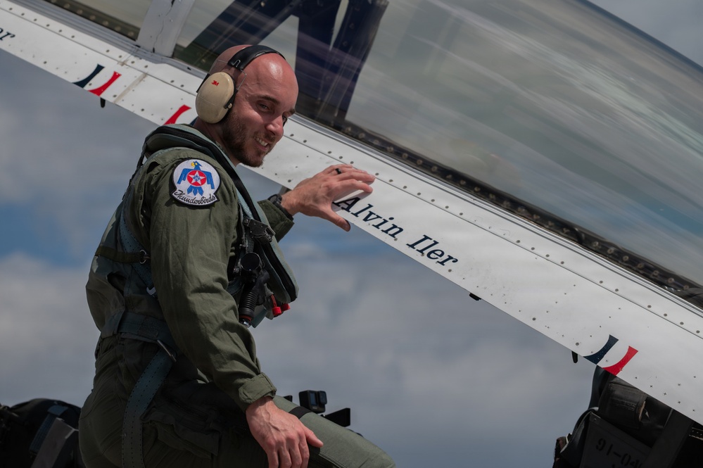 Bay County Sheriff’s Office Corporal flies with Thunderbirds
