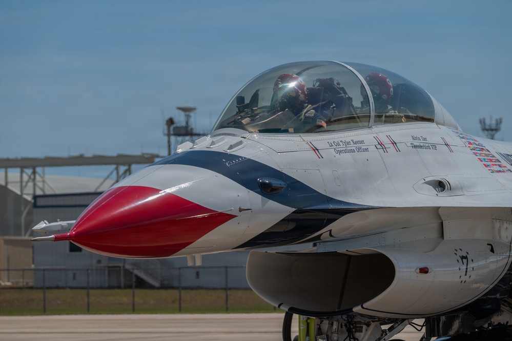 Bay County Sheriff’s Office Corporal flies with Thunderbirds