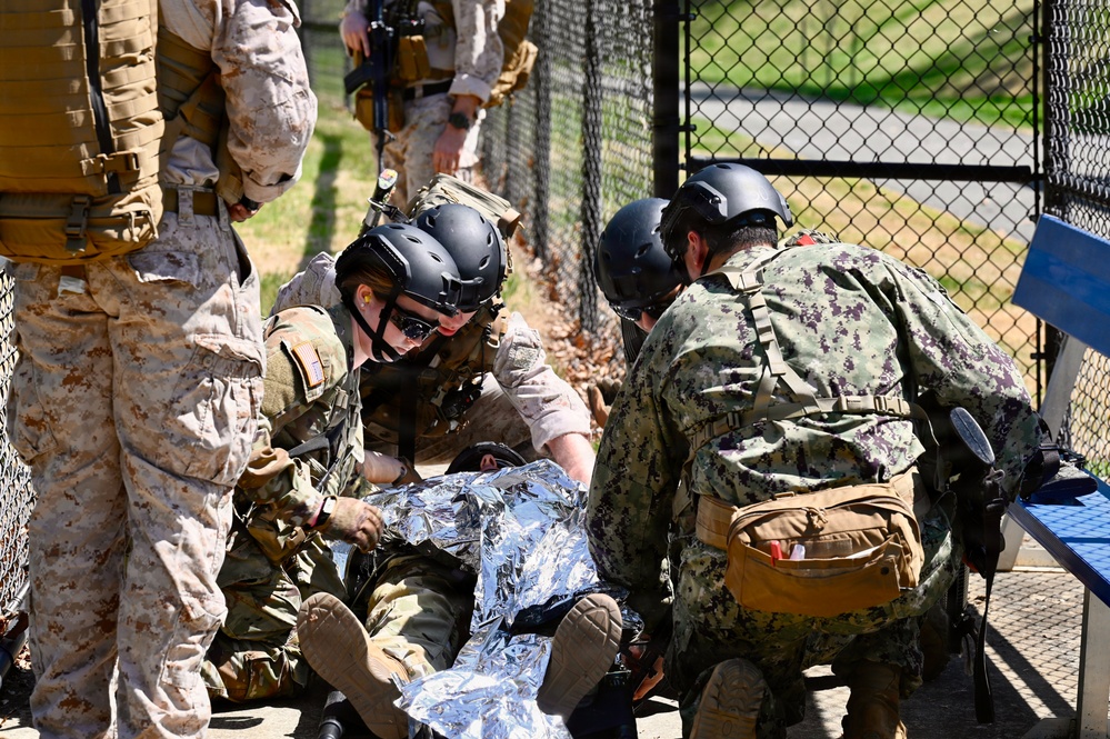 Shaping Future Military Physicians: D.C. Army National Guard Aviation Conducts MEDEVAC Training with Uniformed Services University