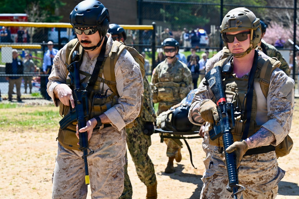 Shaping Future Military Physicians: D.C. Army National Guard Aviation Conducts MEDEVAC Training with Uniformed Services University