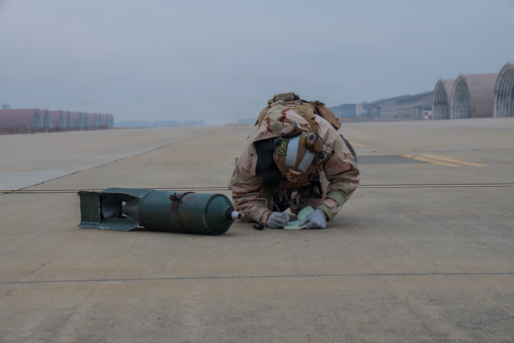 MWSS-174 performs recovery operations after simulated attack at Kunsan Air Base, South Korea