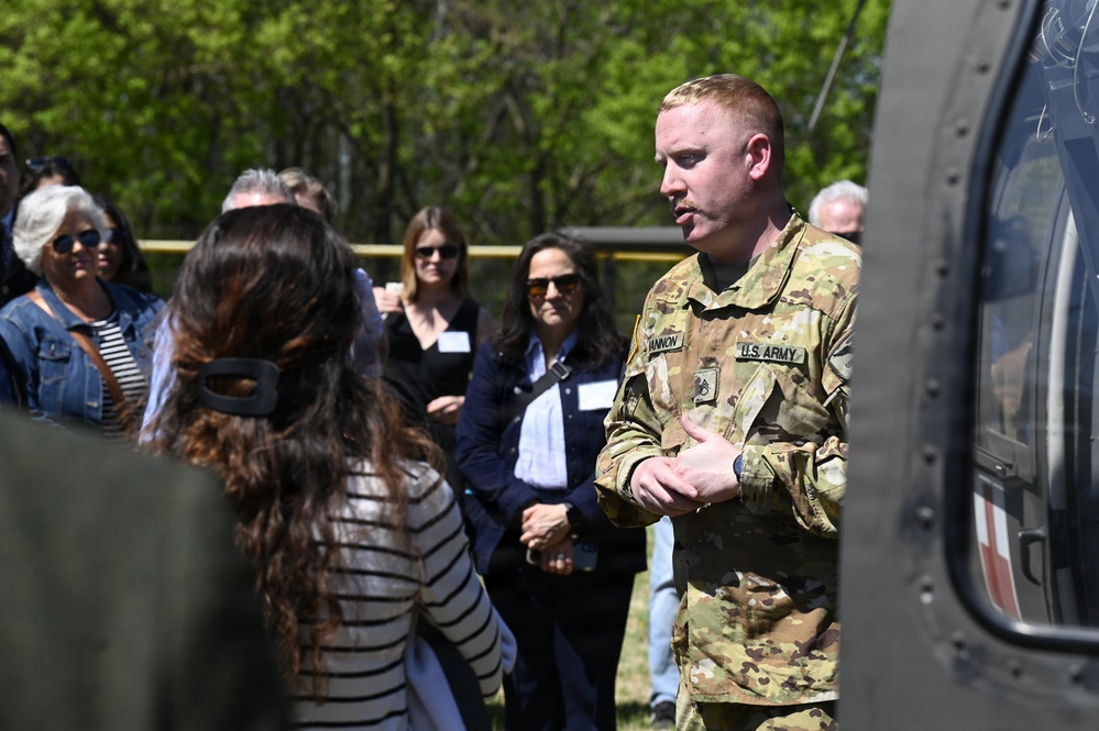 Shaping Future Military Physicians: D.C. Army National Guard Aviation Conducts MEDEVAC Training with Uniformed Services University