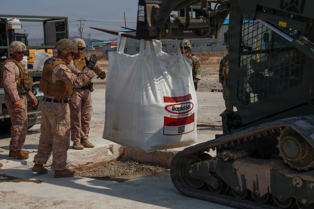 MWSS-174 Marines repair damaged airfield after simulated attack at Kunsan Air Base, South Korea