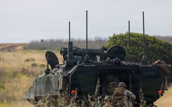 13th MEU Marines Participate in ACV Integration Training