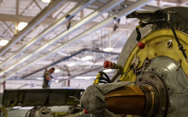 302d Maintenance Squadron Performs Isochronal Inspection of C-130H Hercules