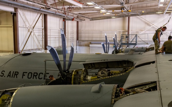 302d Maintenance Squadron Performs Isochronal Inspection of C-130H Hercules