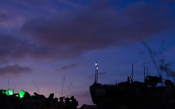 13th MEU Marines Participate in ACV Integration Training