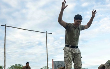 22nd MEU (SOC) | U.S. Marines Conduct Conditioning with Ecuadorian Marines