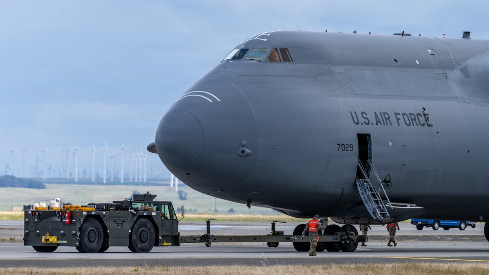 Travis AFB tows C-5 into position for Wings Over Solano