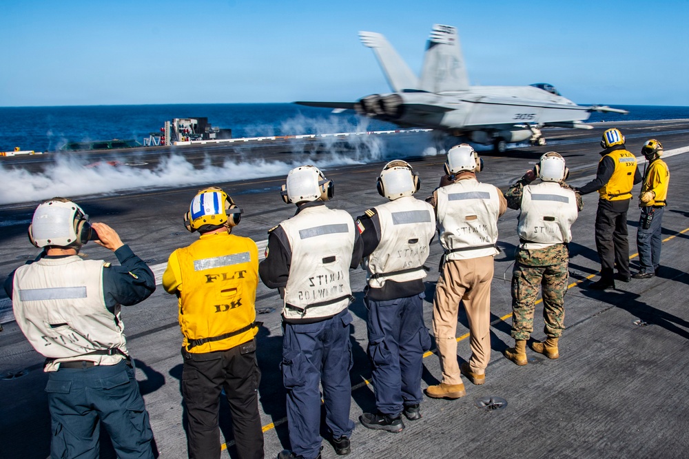 Chilean Embarked Naval Officers Observe Nimitz Flight Operations