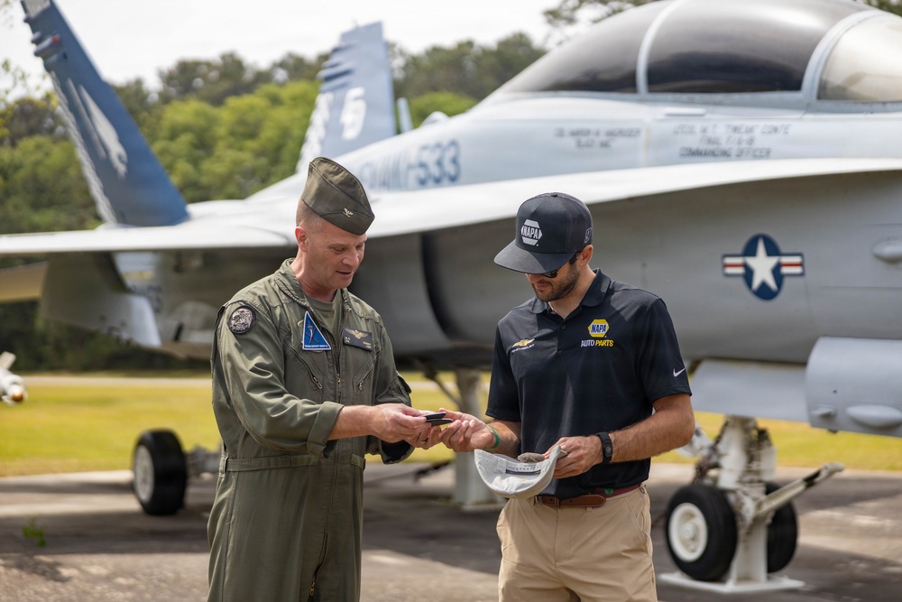 Chase Elliot visits MCAS Beaufort