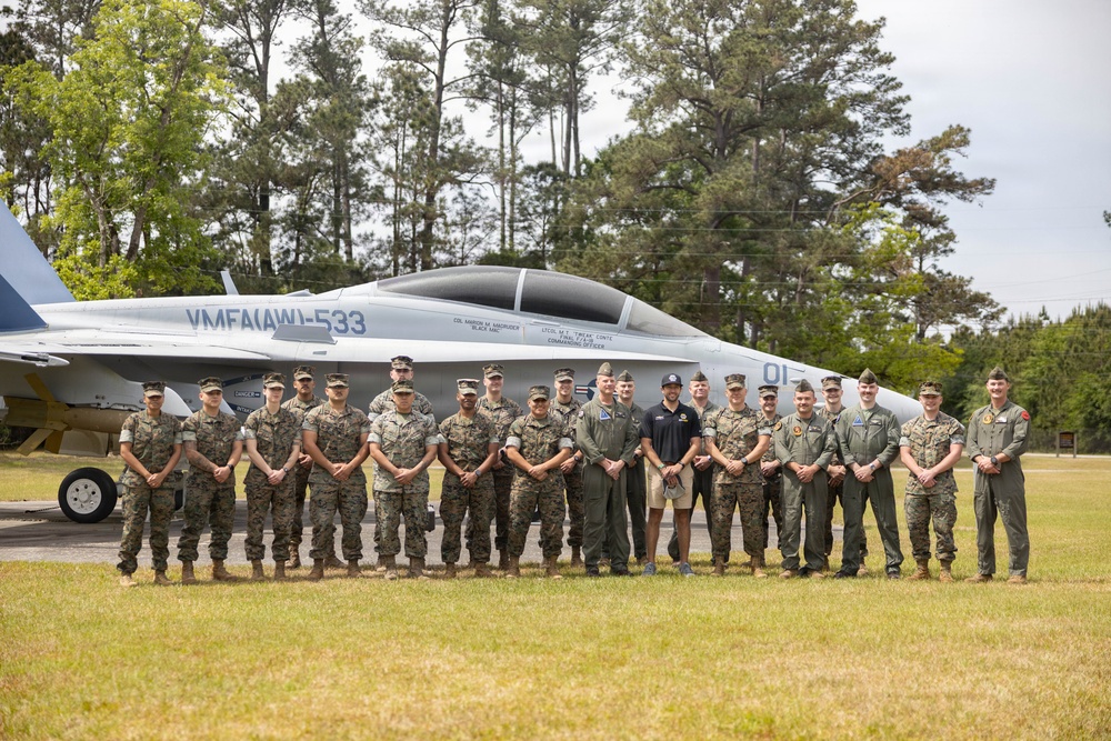 Chase Elliot visits MCAS Beaufort