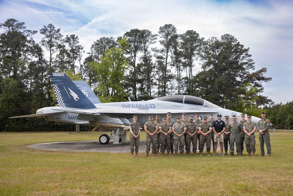 Chase Elliot visits MCAS Beaufort