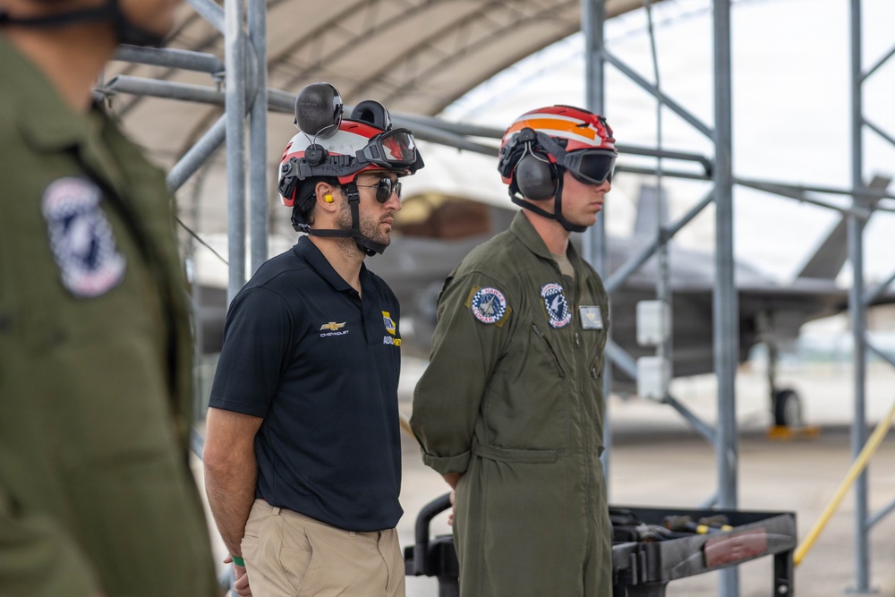 Chase Elliot visits MCAS Beaufort
