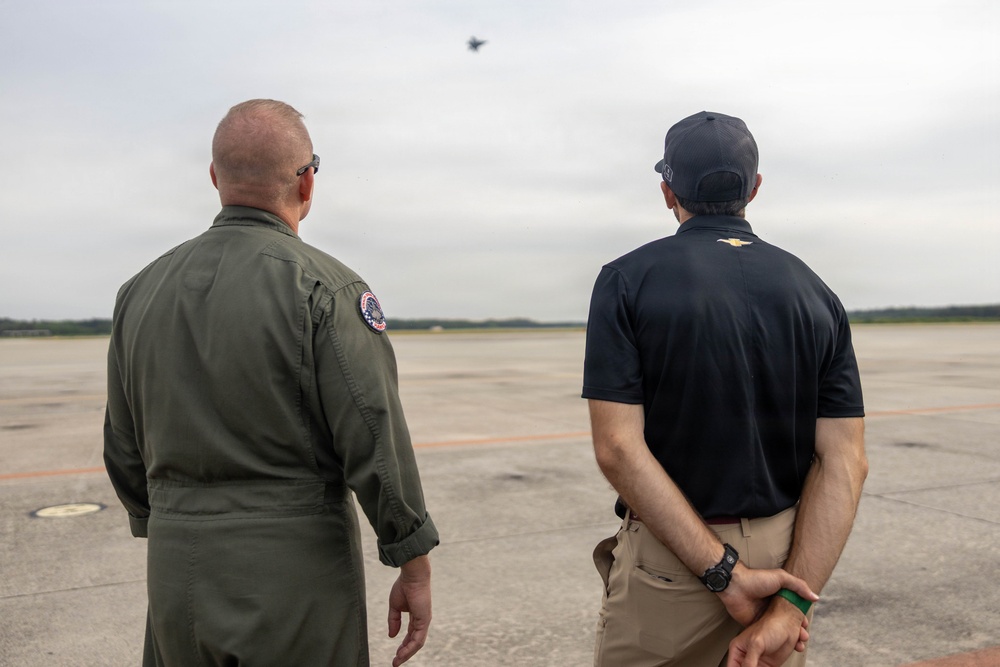 Chase Elliot visits MCAS Beaufort