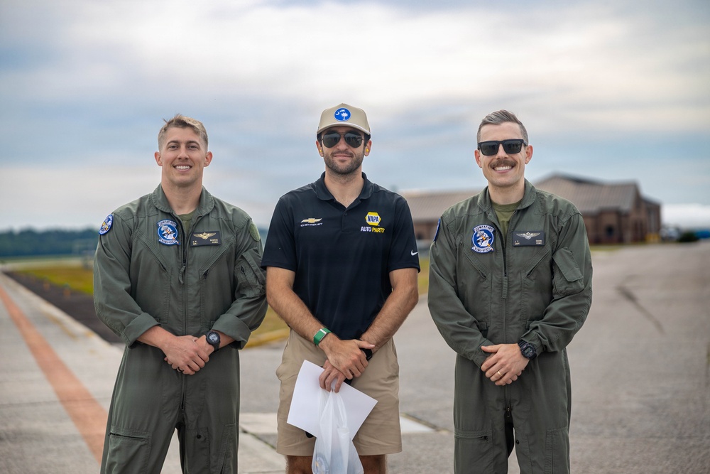Chase Elliot visits MCAS Beaufort