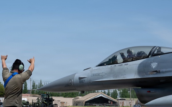 Wolf takes to the skies during FF 26-1