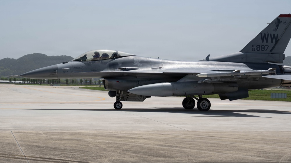 Wolf takes to the skies during FF 26-1