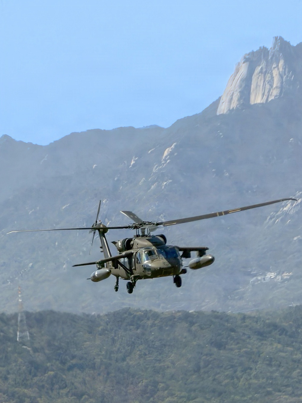 3-2 GSAB Conducts No-Fly Line Qualification Training