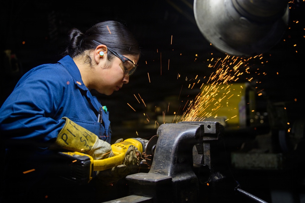 USS Theodore Roosevelt Pipe Cutting