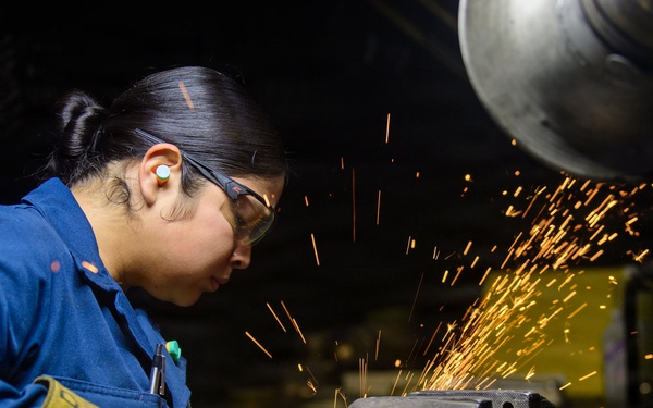 USS Theodore Roosevelt Pipe Cutting