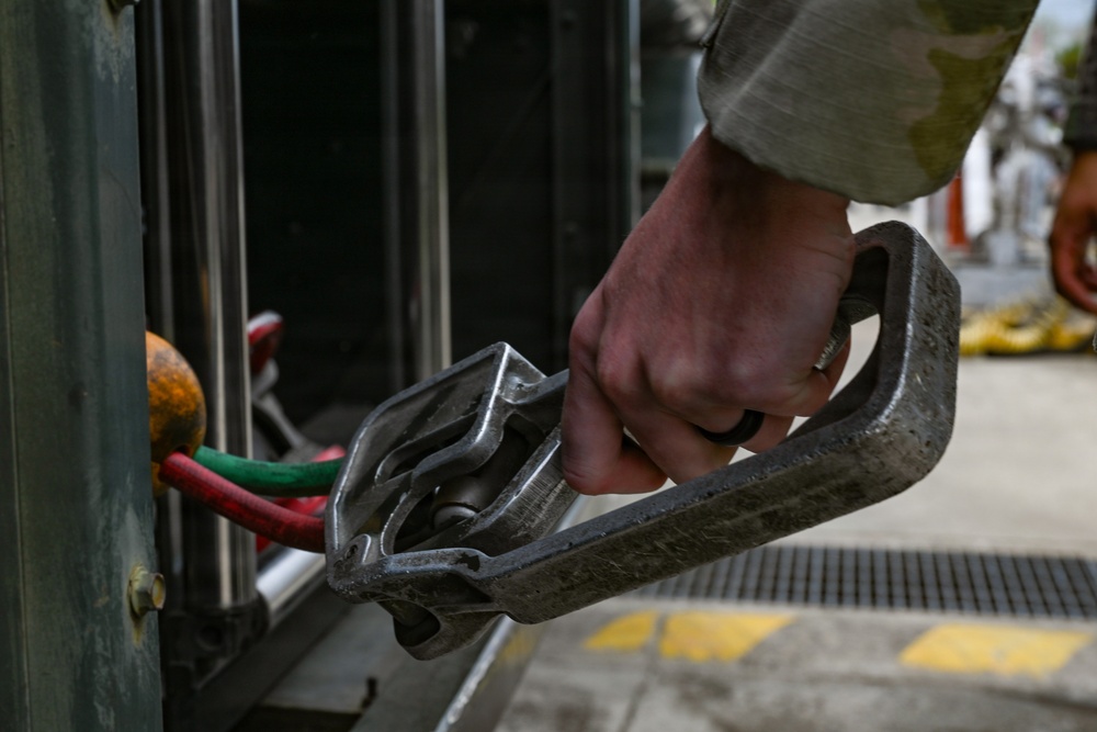 Freedom Flag 26-1: 31 CABS, ROKAF enhance readiness through hands-on fuels equipment exchange