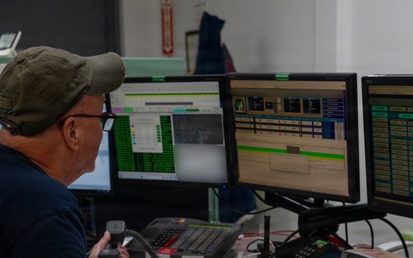 A contractor at Detachment 3, 22nd Space Operations Squadron (DET 3, 22 SOPS), Naval Support Facility Diego Garcia, supports the Kennedy Launch Center with final checks as the Artemis II rocket prepares for launch on April 02, 2026.