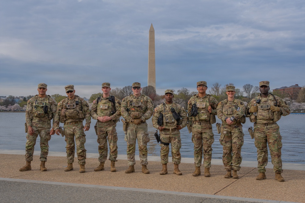 Joint Task Force Magnolia Soldiers support the D.C. Safe &amp; Beautiful mission at the Jefferson Memorial