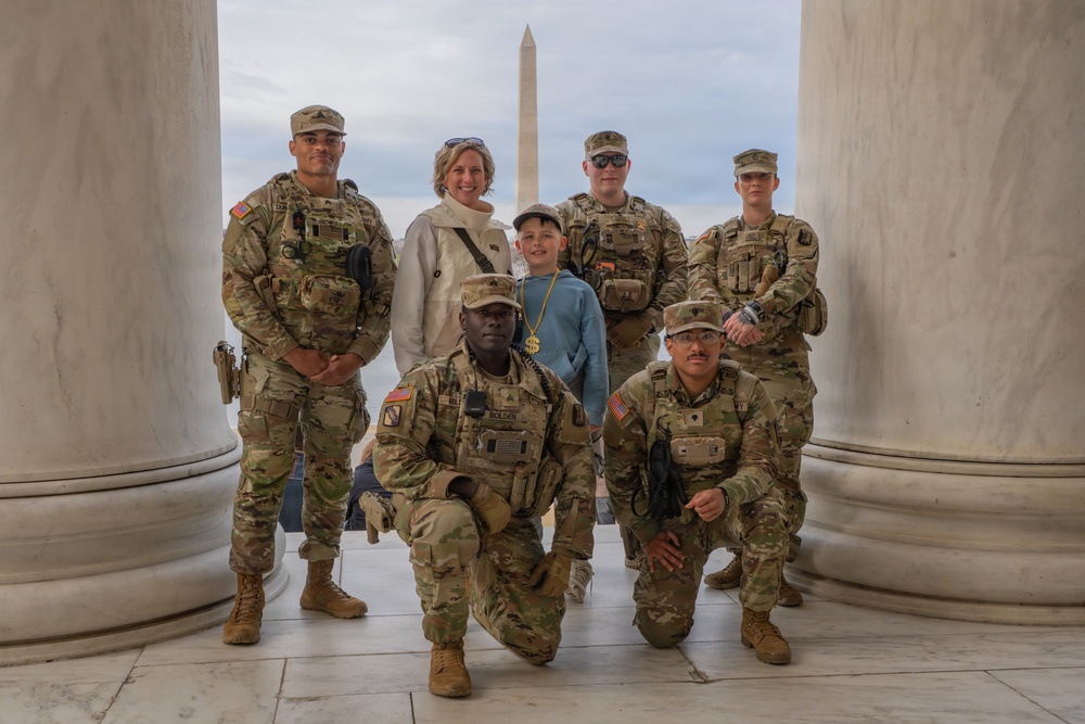 Joint Task Force Magnolia Soldiers support the D.C. Safe &amp; Beautiful mission at the Jefferson Memorial