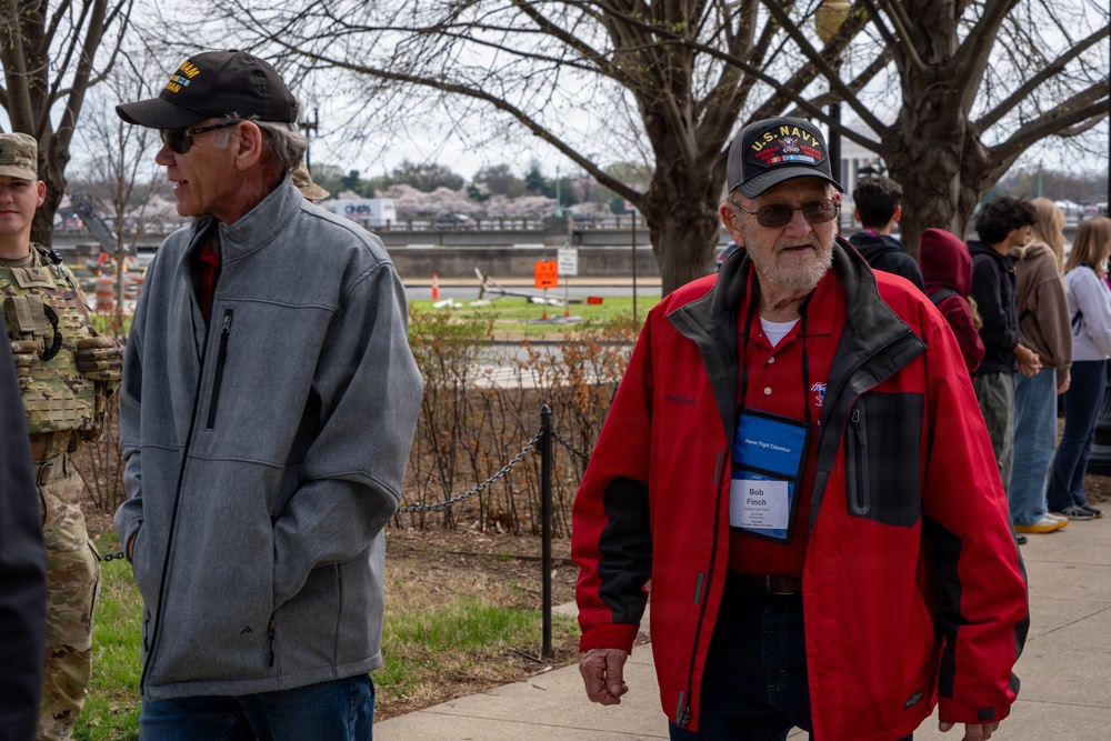 Mississippi National Guardsmen support an Honor Flight at the World War II Memorial