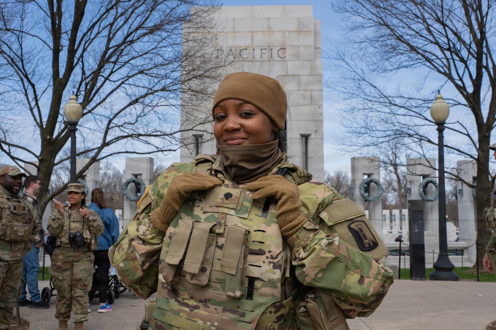 Mississippi National Guardsmen support an Honor Flight at the World War II Memorial