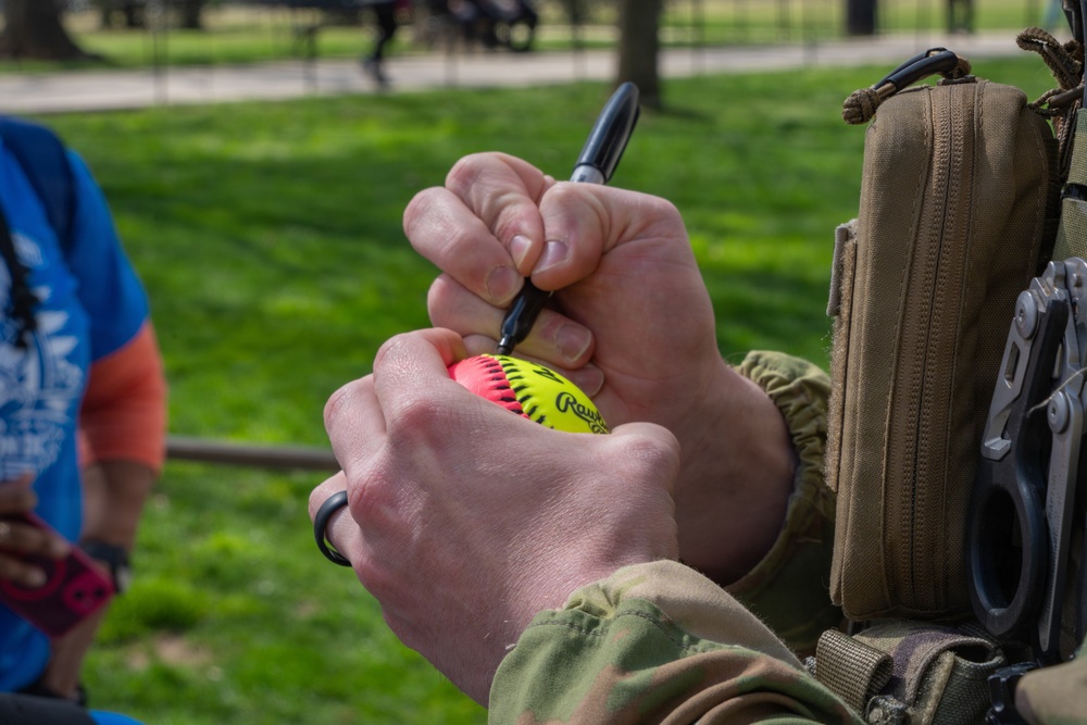 Mississippi National Guardsmen support an Honor Flight at the World War II Memorial