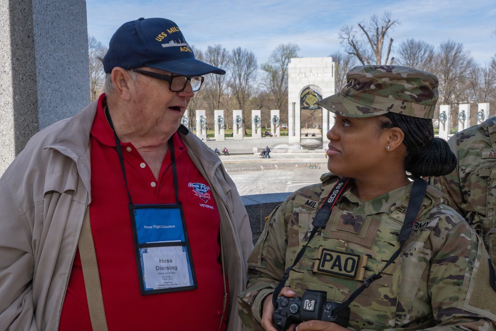 Mississippi National Guardsmen support an Honor Flight at the World War II Memorial