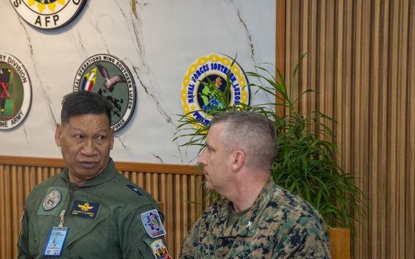 Balikatan 2026: Brig. Gen. Randall visits Marine logistics regiment in the Philippines