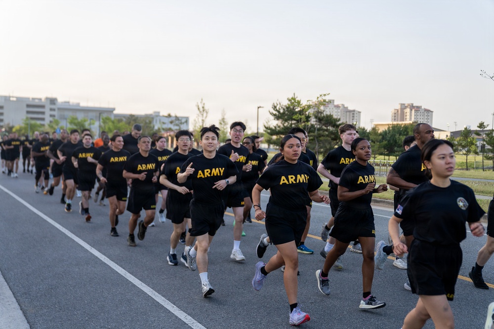 1SIG BDE Signal Month: 1st Signal Brigade Soldiers participate in Signal Month Run at Camp Humphreys