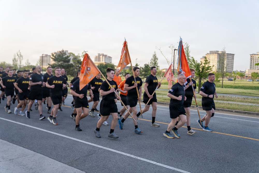 1SIG BDE Signal Month: 1st Signal Brigade Soldiers participate in Signal Month Run at Camp Humphreys.