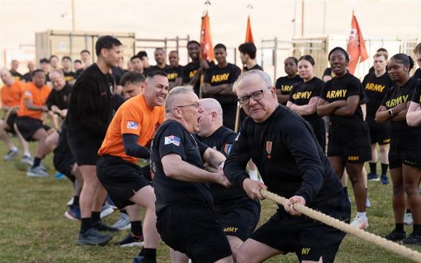 1SIG BDE Signal Month: 1st Signal Brigade Soldiers participate in Signal Month Run at Camp Humphreys.